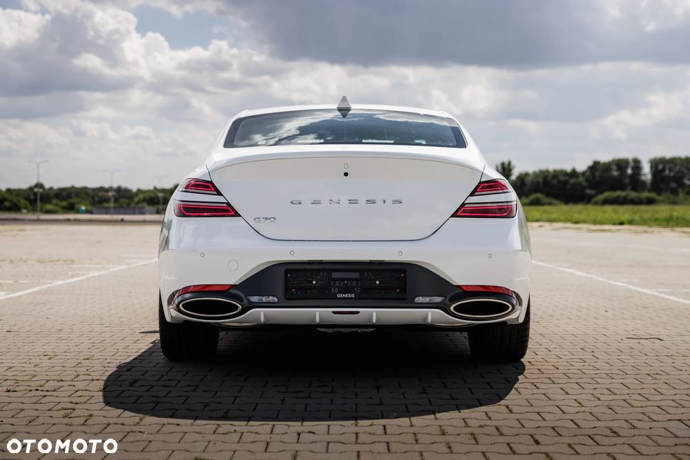 Genesis G70 2.0T Plus AWD 8AT Sport - 7