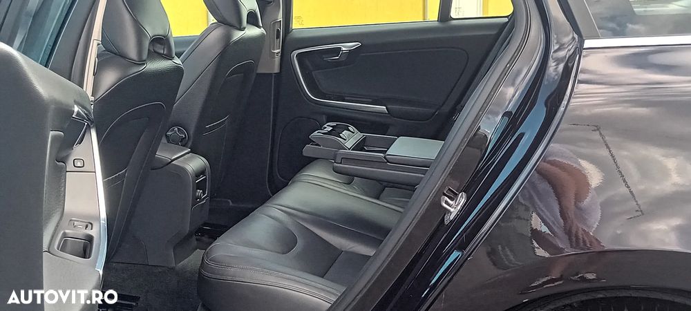 Volvo V60 D6 Summum - 12