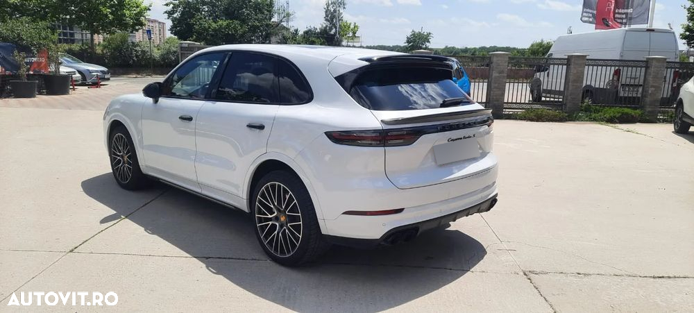 Porsche Cayenne - 3
