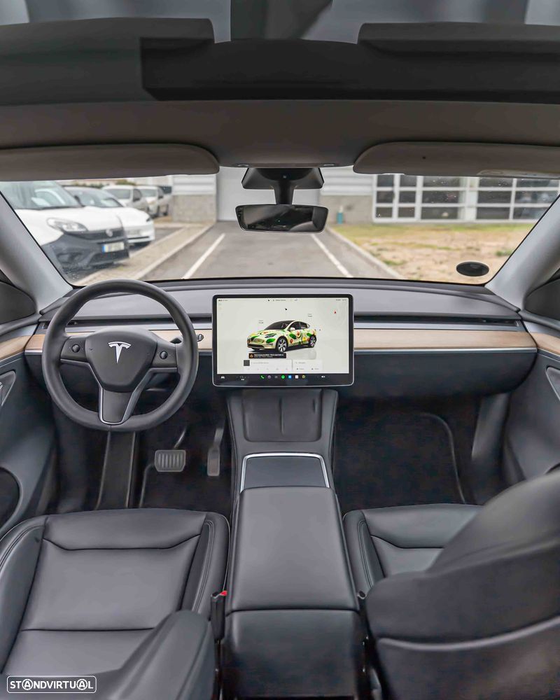 Tesla Model Y Long Range Dual Motor AWD - 16