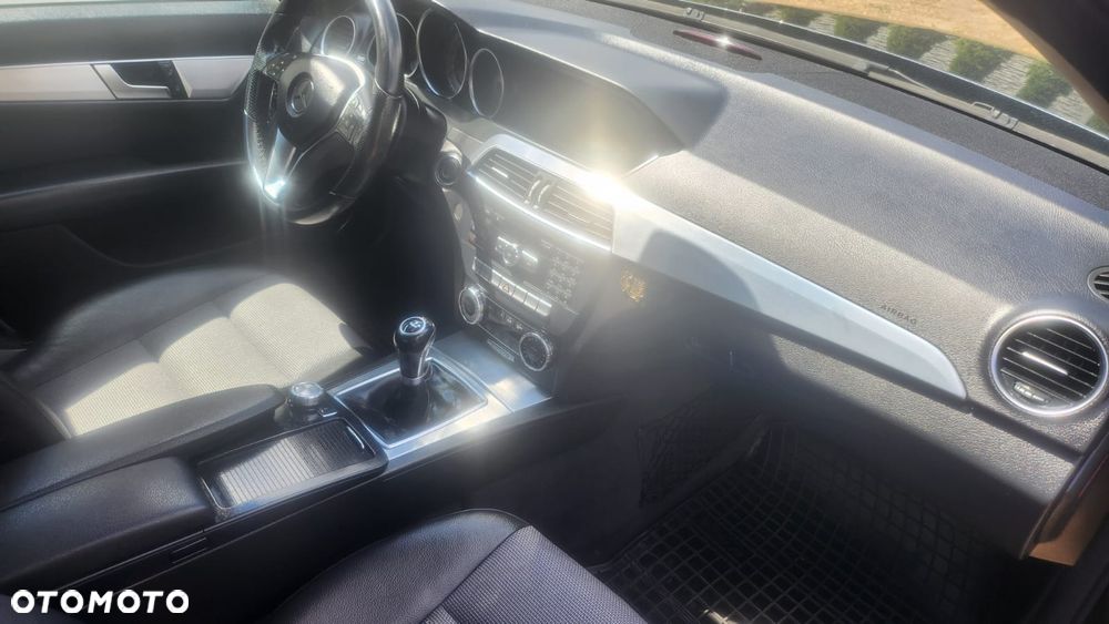 Mercedes-Benz Klasa C 180 Kompressor Avantgarde - 17