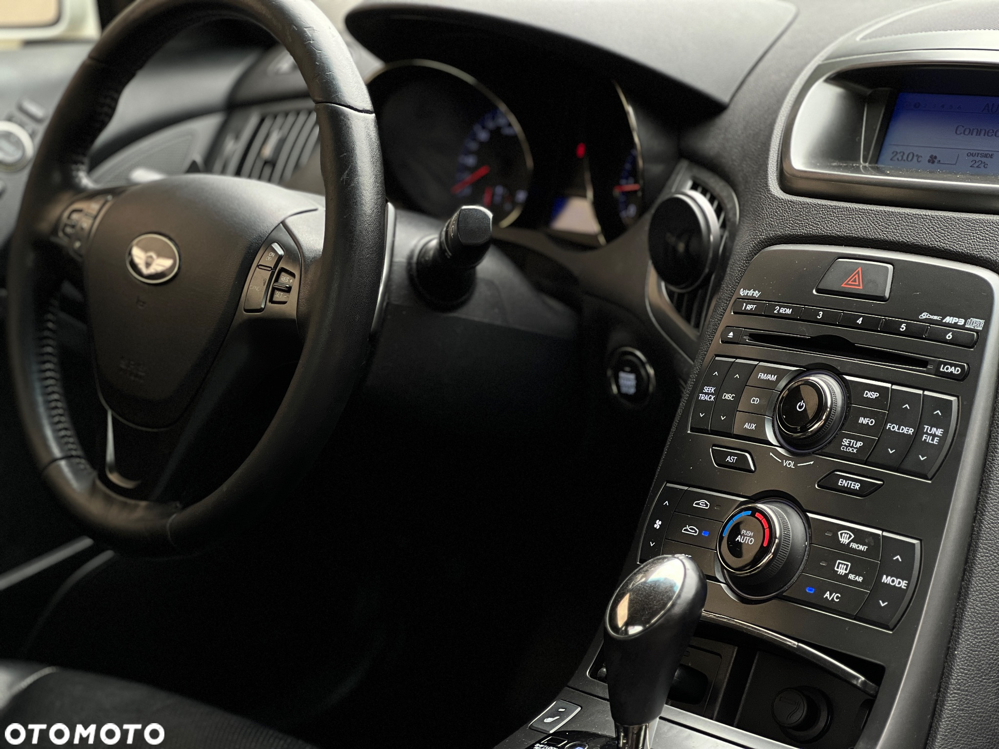 Hyundai Genesis Coupe - 40
