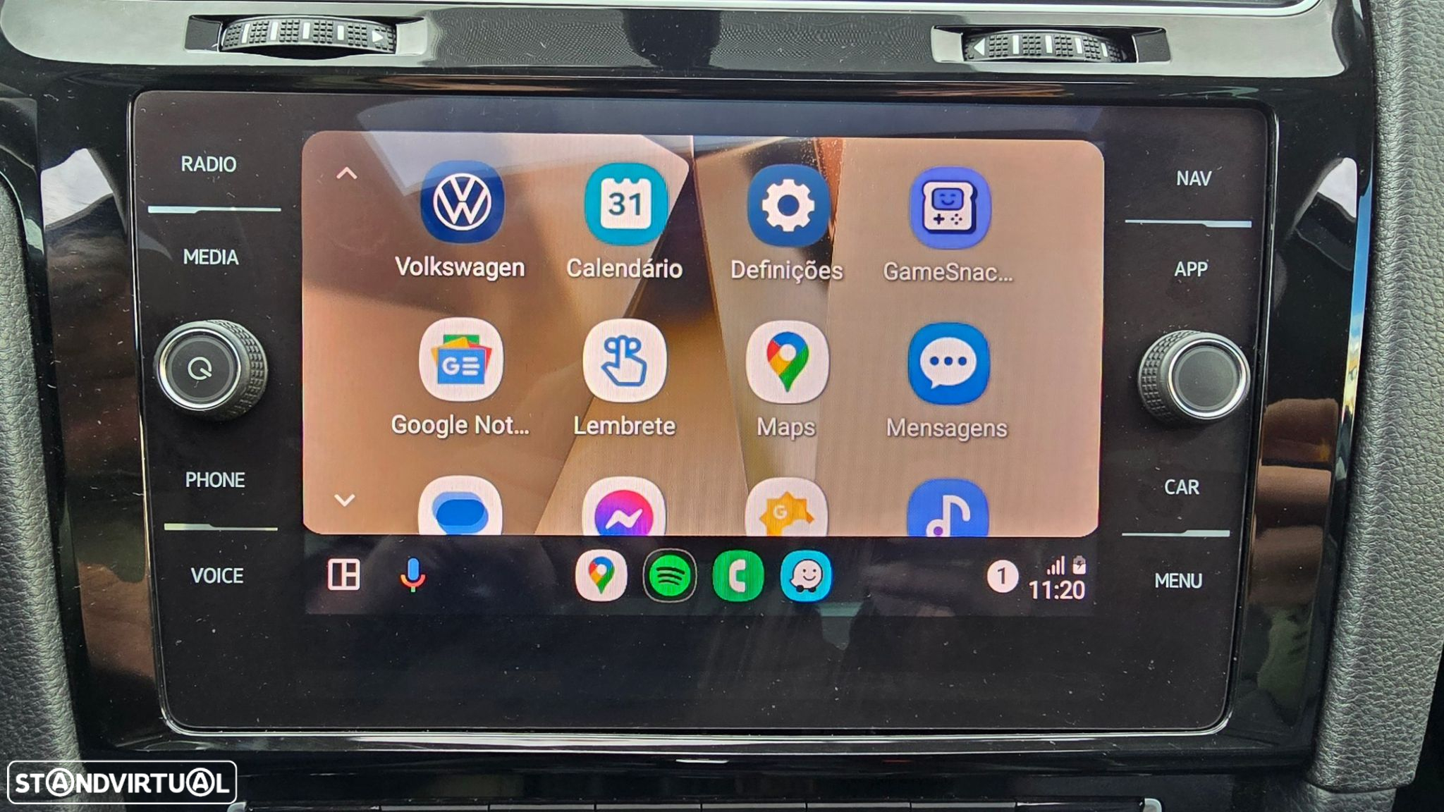 VW Golf Variant 1.6 TDi Highline DSG - 22