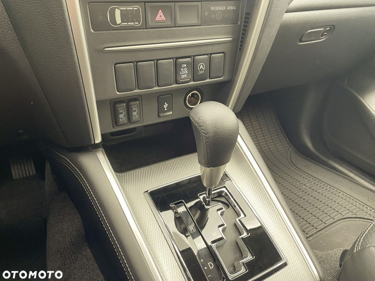 Mitsubishi L200 2.2 d DC Power Instyle Plus - 19