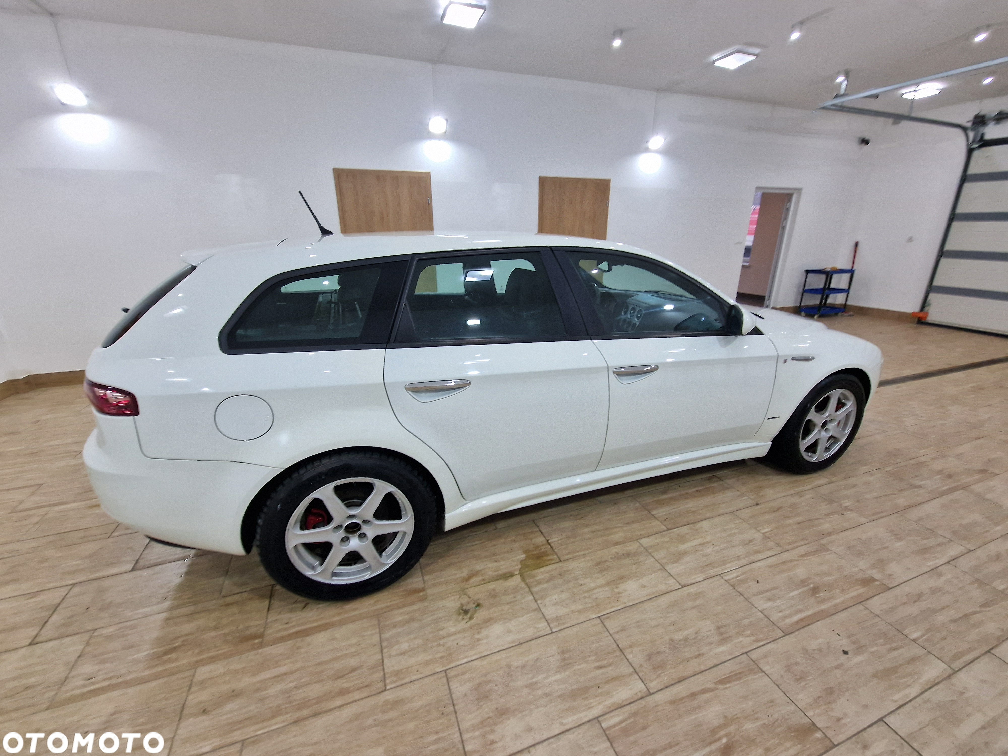 Alfa Romeo 159 1.9JTDM ti - 32