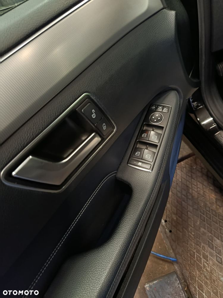 Mercedes-Benz Klasa E 200 CDI DPF BlueEFFICIENCY Automatik Avantgarde - 14