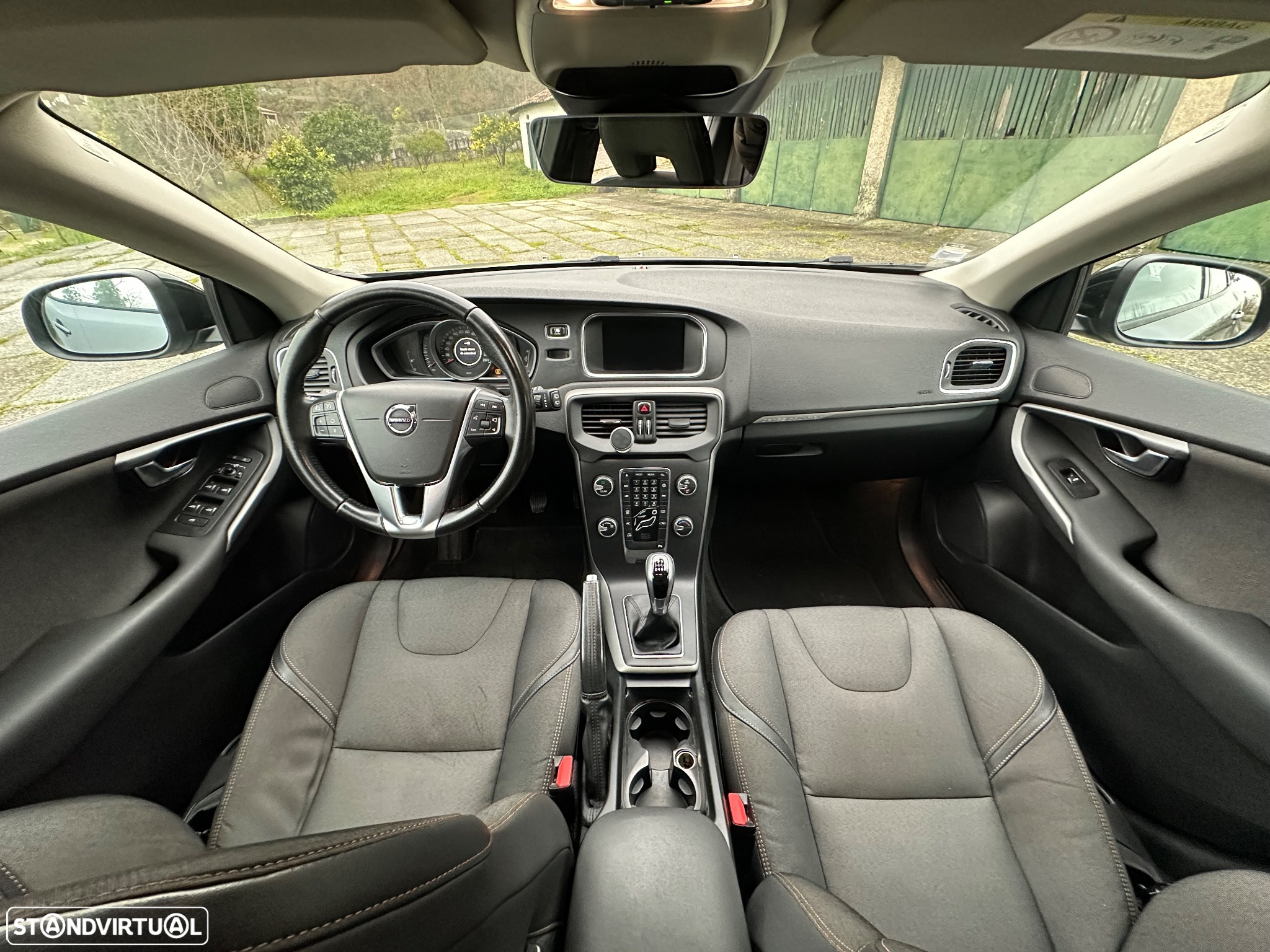 Volvo V40 Cross Country 2.0 D2 Momentum - 19