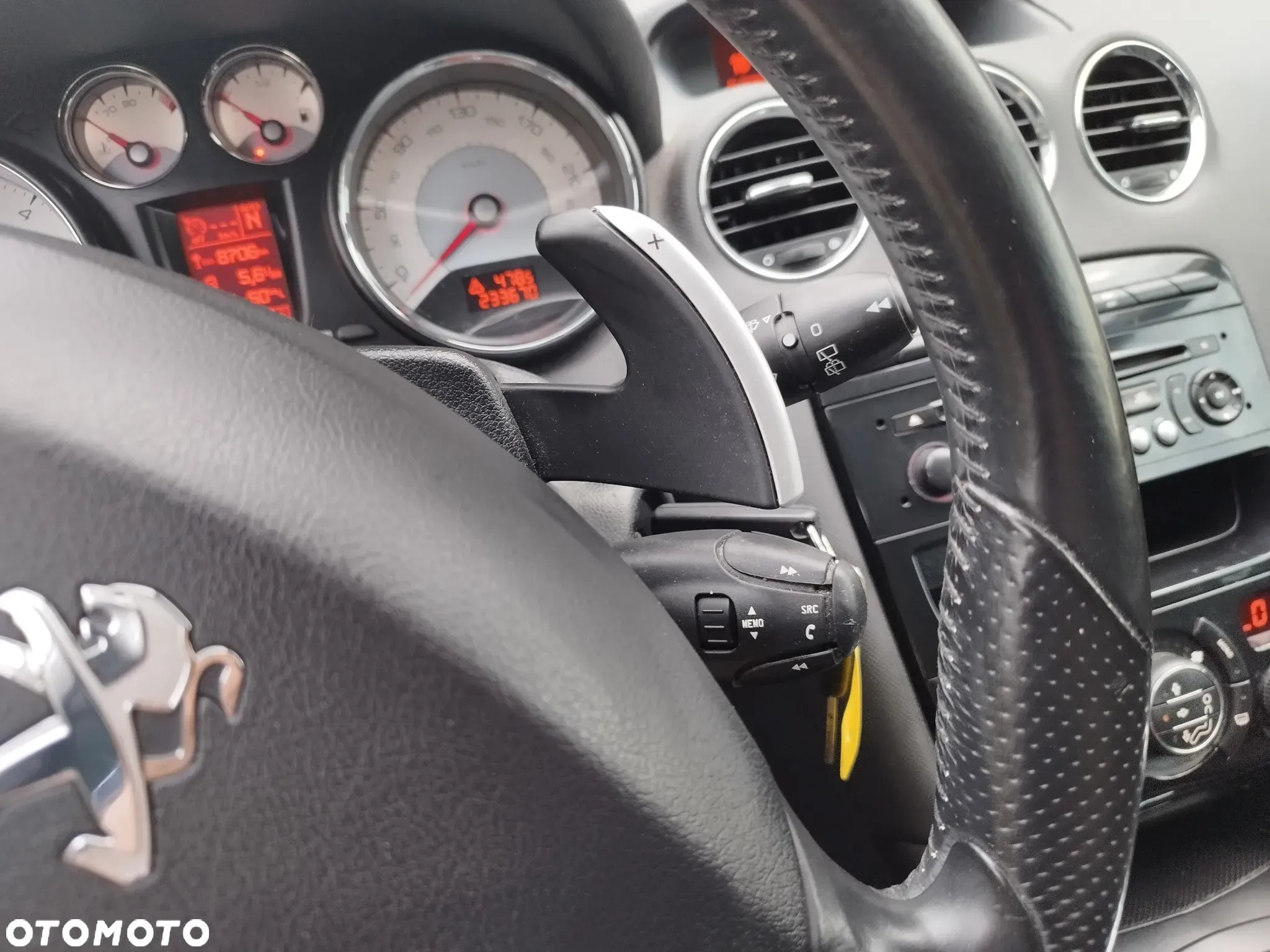 Peugeot 308 SW HDi FAP 110 EGS6 Premium - 34