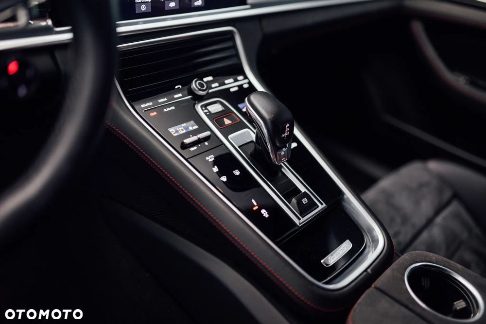 Porsche Panamera GTS GPF - 25