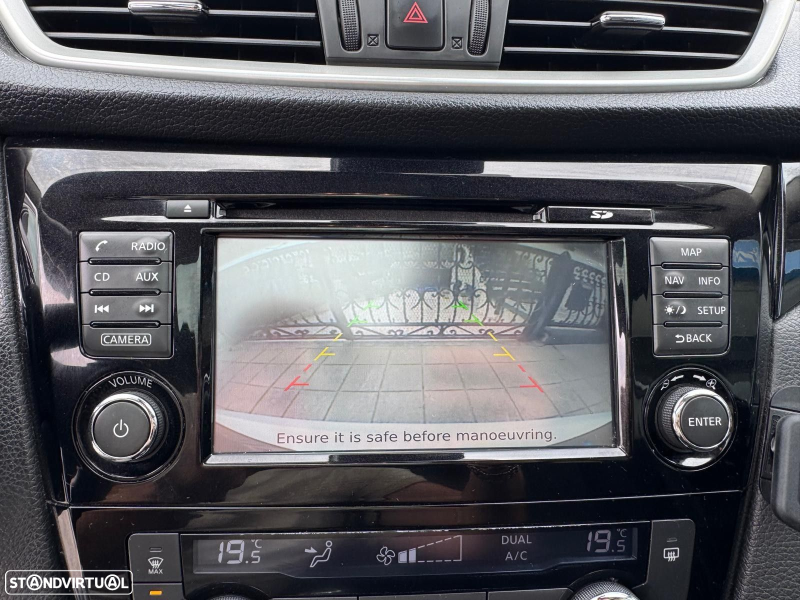 Nissan Qashqai 1.5 dCi N-Connecta - 26