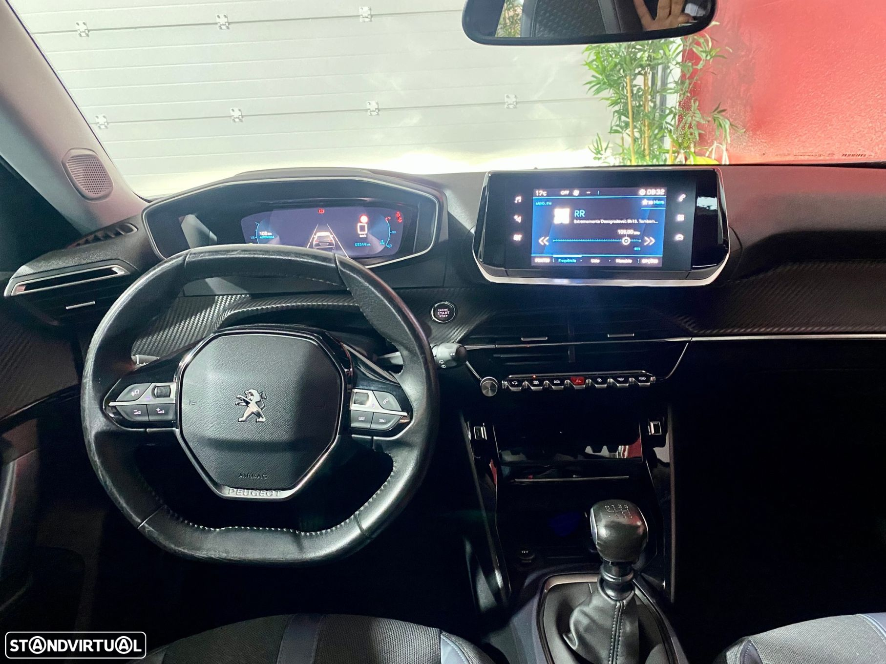 Peugeot 2008 1.2 PureTech Allure - 19