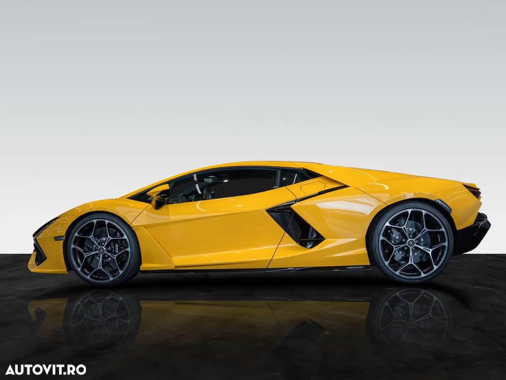 Lamborghini Revuelto - 15