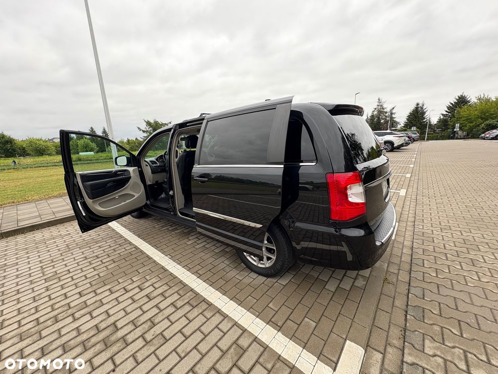 Chrysler Town & Country 3.6 Touring - 12