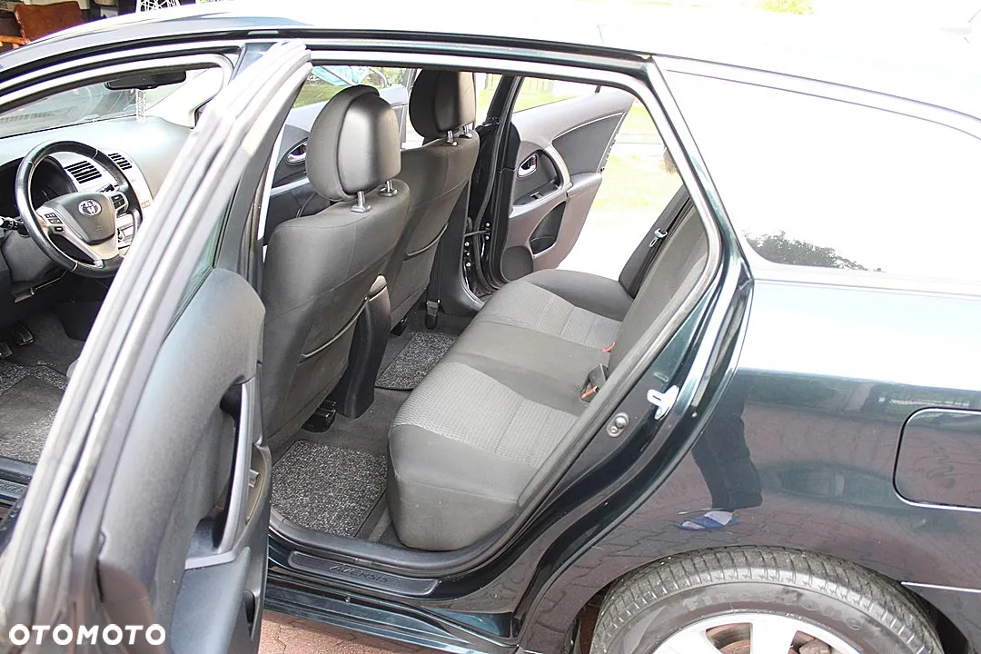 Toyota Avensis 2.0 D-4D Premium - 12