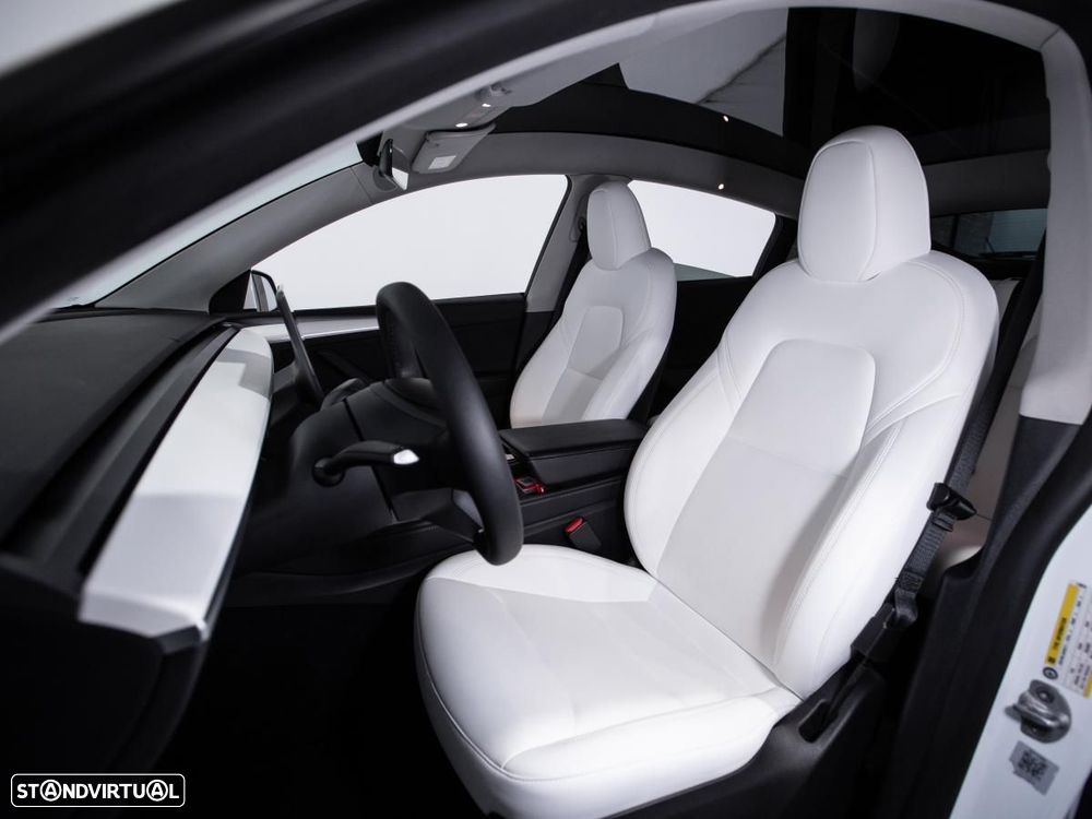 Tesla Model Y Performance Dual Motor AWD - 9