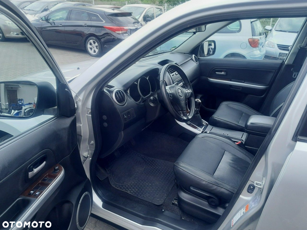 Suzuki Grand Vitara 2.0 Comfort Limited - 10
