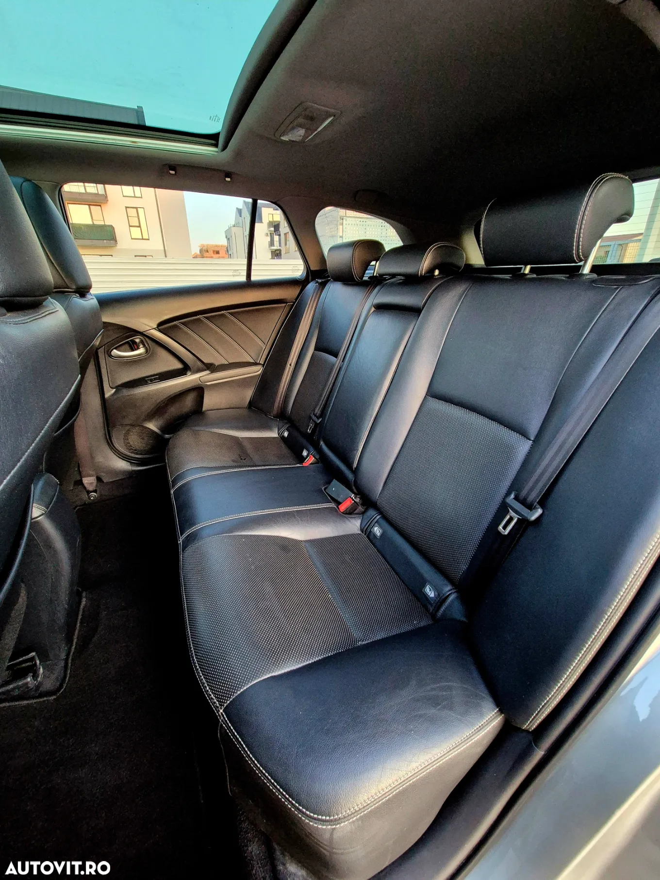 Toyota Avensis 2.0 D-4D Executive Terracotta - 8