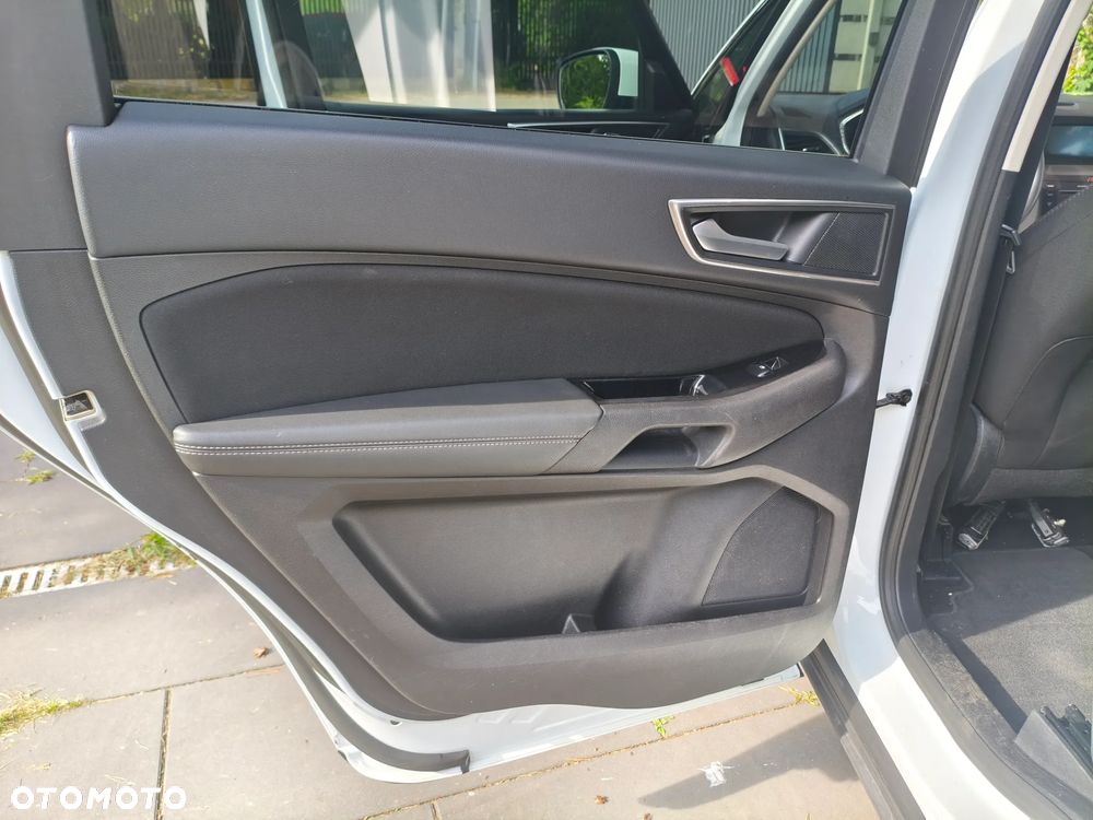 Ford S-Max - 33