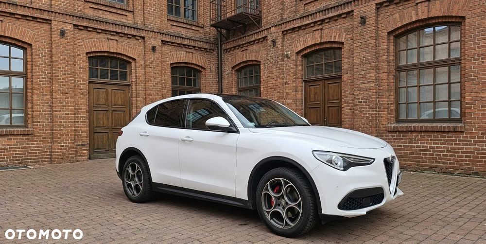 Alfa Romeo Stelvio 2.0 Turbo Executive Q4 - 1