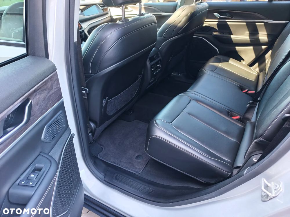 Jeep Grand Cherokee - 15