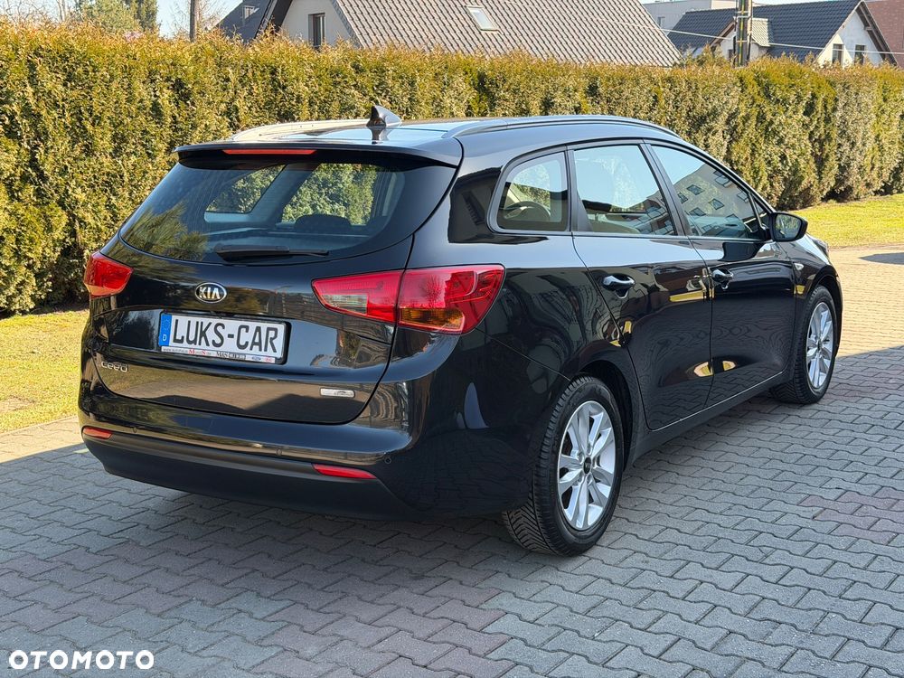 Kia Ceed 1.6 GDI ISG Platinum Edition - 36