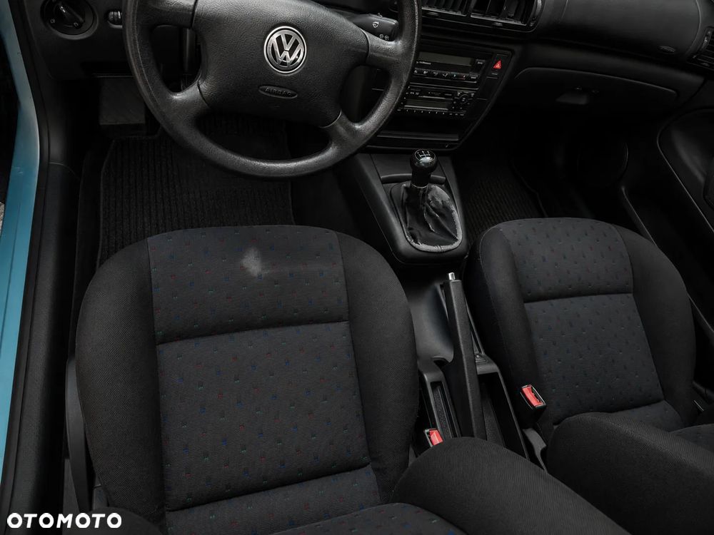 Volkswagen Passat 1.8 Comfortline - 18