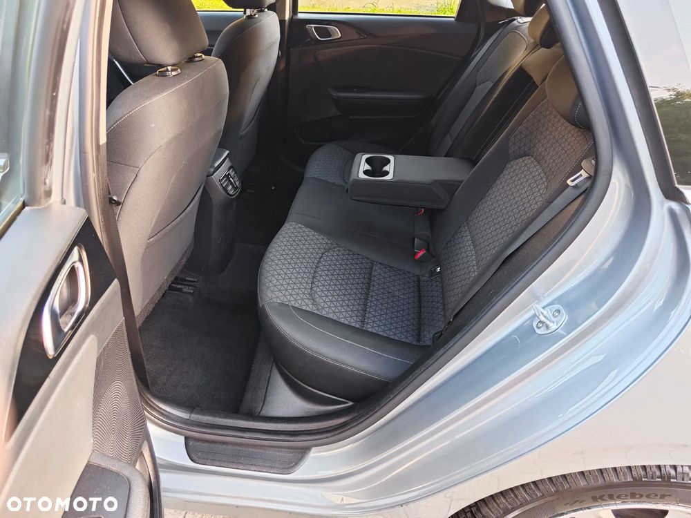 Kia Ceed 1.6 CRDi DCT Spirit - 24