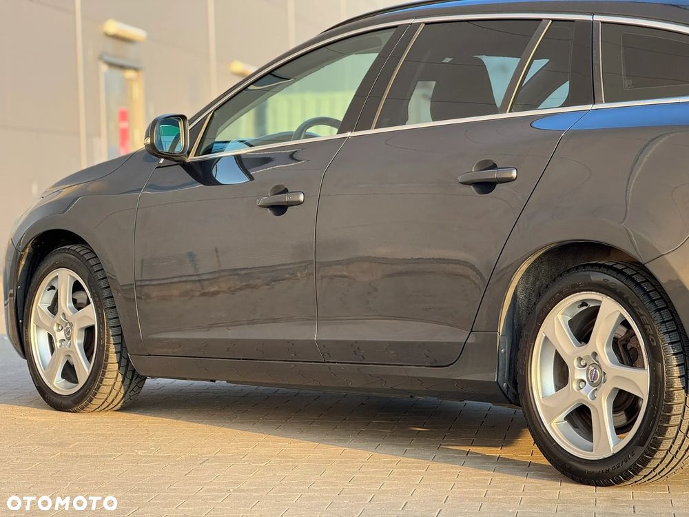 Volvo V60 D3 Geartronic Momentum - 28