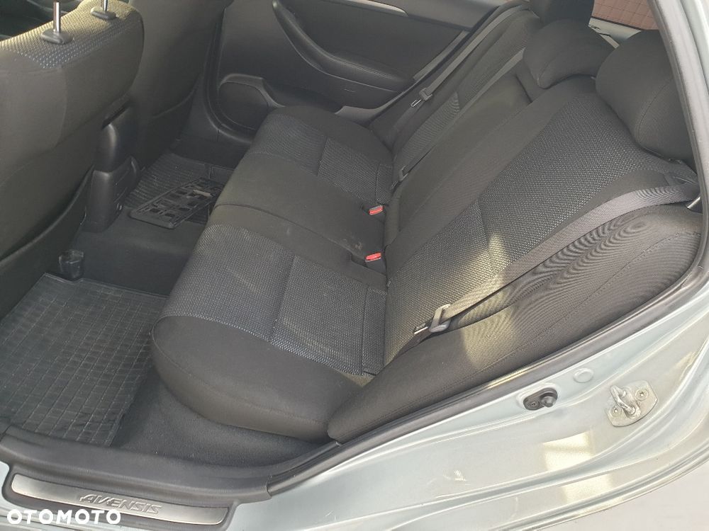 Toyota AVENSIS 2,0 D-4D 126 KM z 2007r - 9