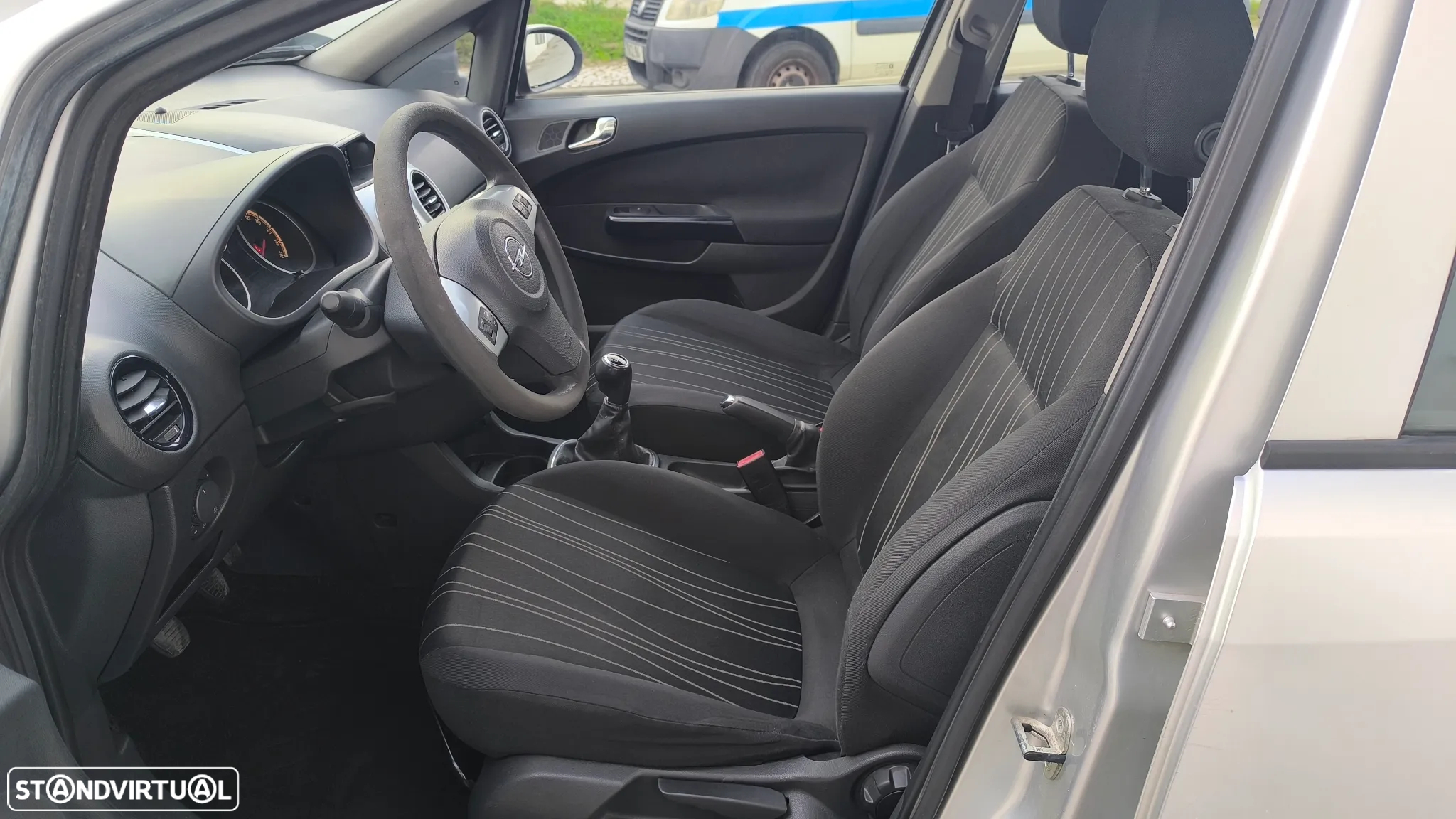 Opel Corsa 1.2 Cosmo - 34