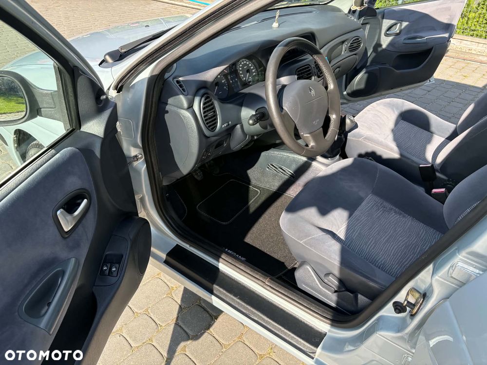 Renault Megane 1.4 16V Expression - 8
