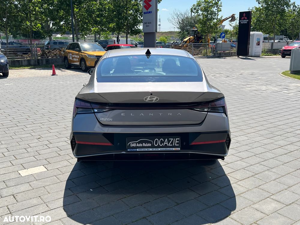 Hyundai Elantra 1.6 l 123 CP CVT Highway - 7