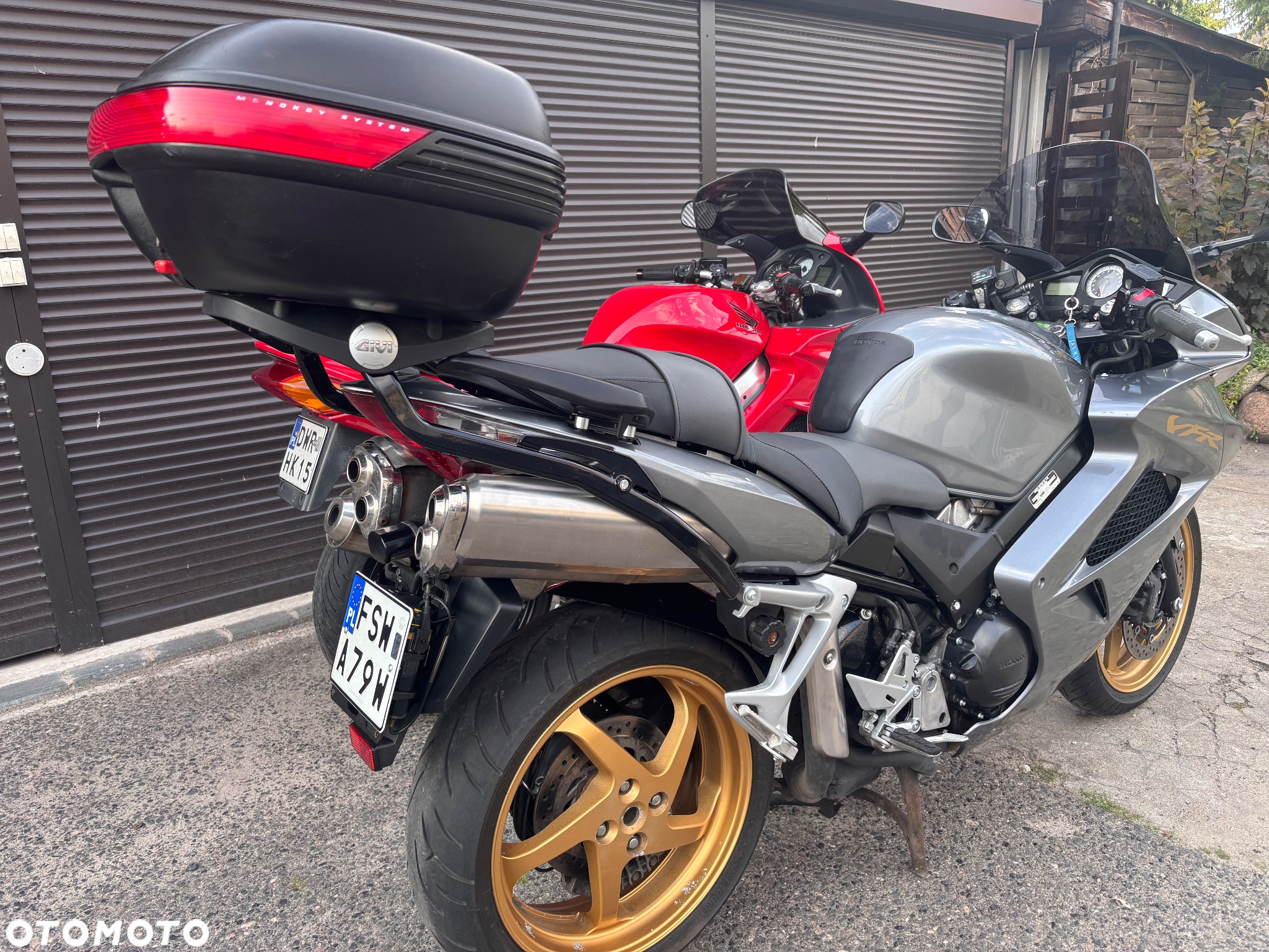 Honda VFR - 8