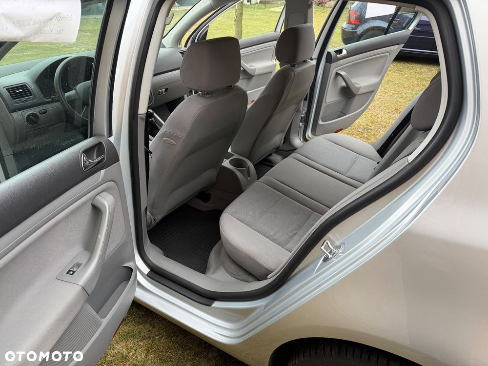 Volkswagen Golf - 11