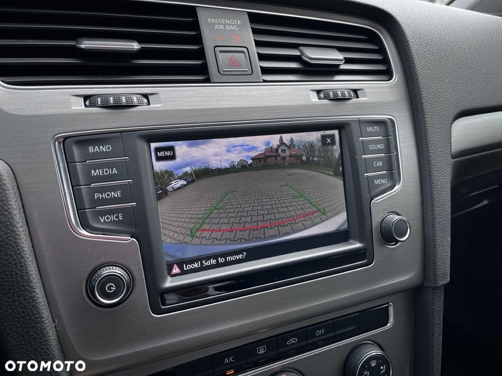 Volkswagen Golf - 8