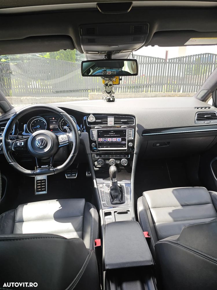 Volkswagen Golf - 12
