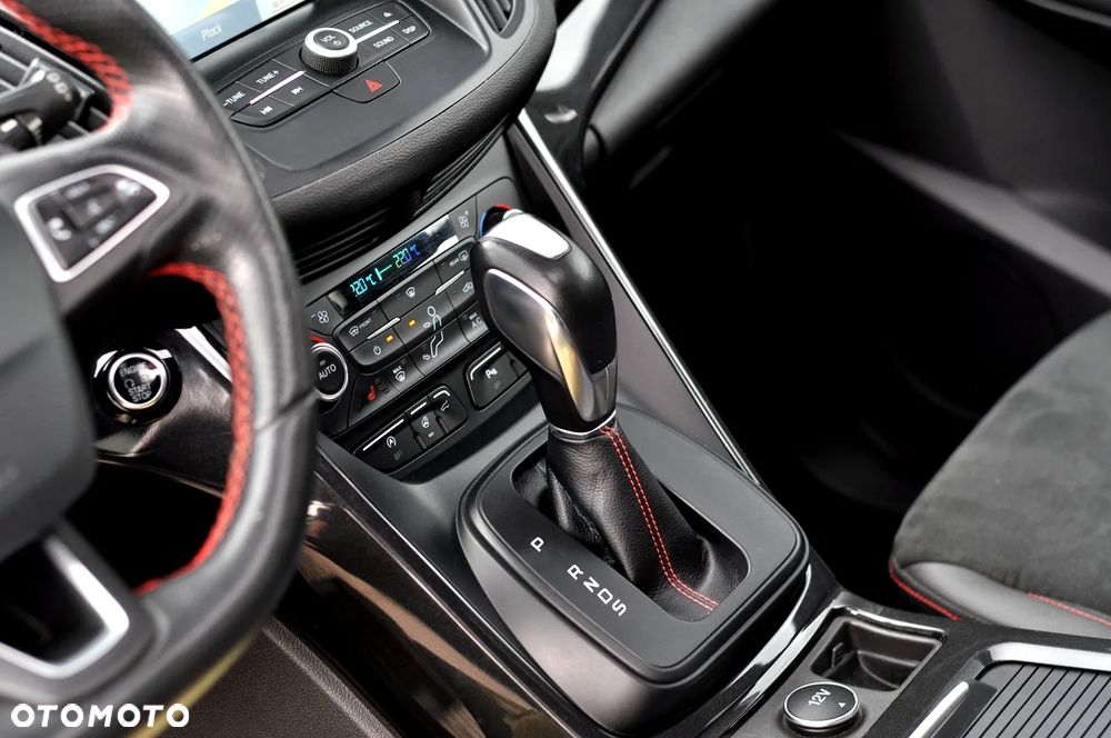 Ford Kuga 2.0 TDCi AWD ST-Line - 36