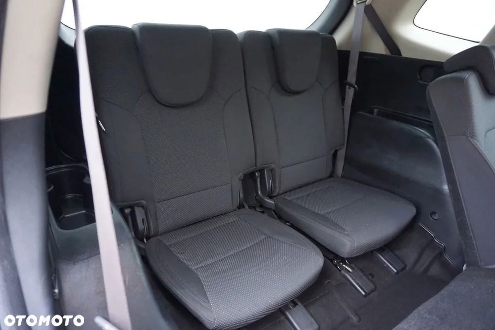 Kia Carens 1.7 CRDi XL 7os - 37