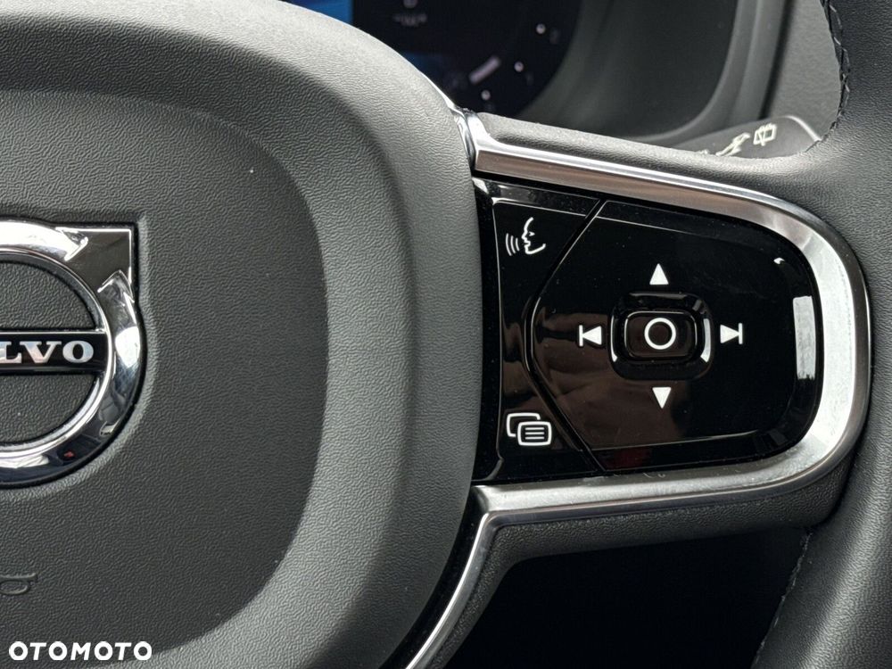 Volvo XC 90 B5 D AWD Plus Dark - 20