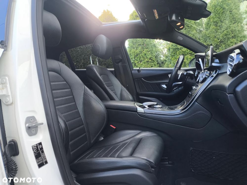 Mercedes-Benz GLC 300 4Matic 9G-TRONIC AMG Line - 18