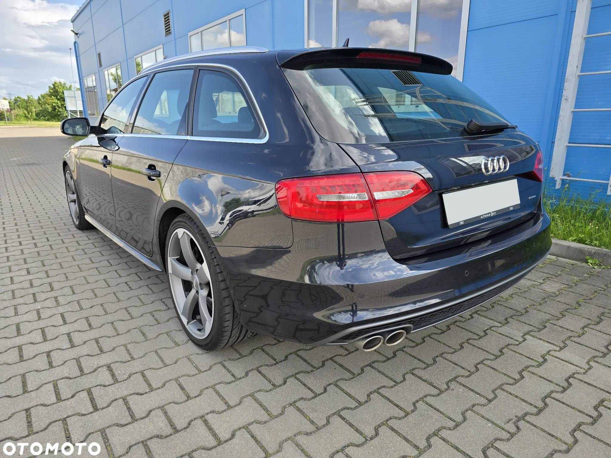 Audi A4 Avant 2.0 TDI DPF clean diesel quattro S tronic S line Sportpaket - 9