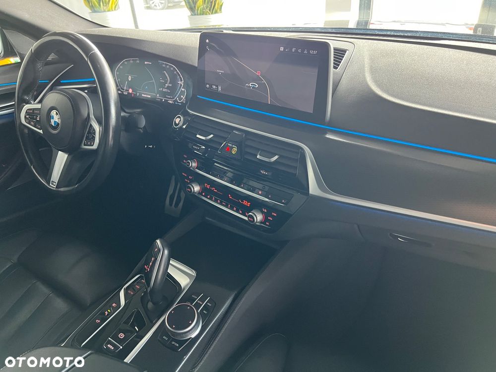 BMW Seria 5 520e M Sport sport - 37