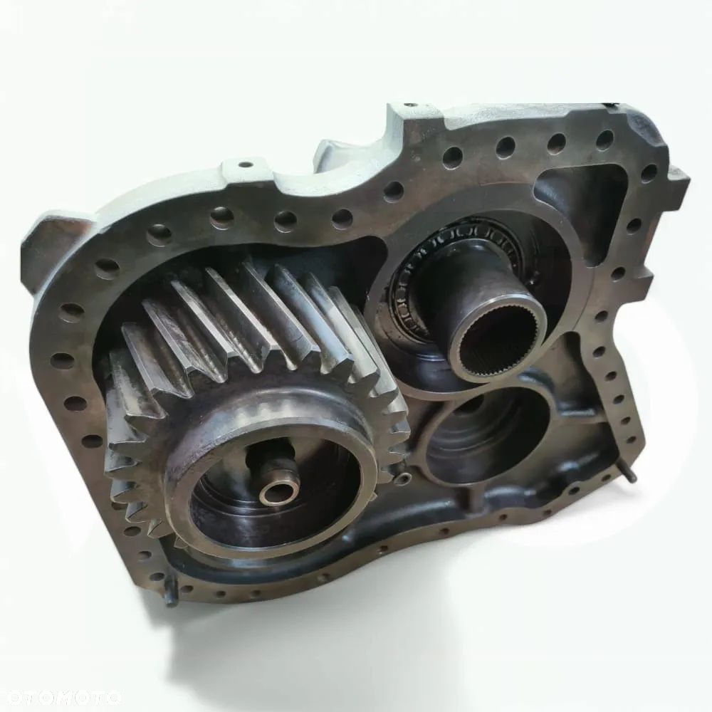 Napęd Przystawka Skrzynia ZF 8605502104 Claas Xerion 3800 - 7