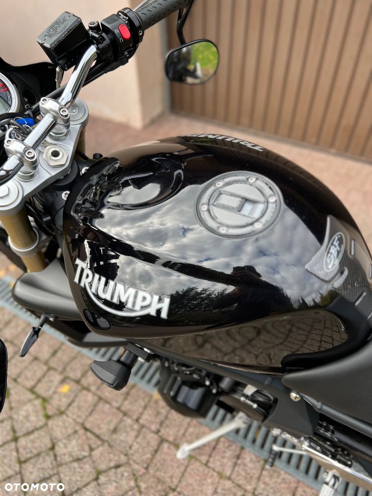 Triumph Street Triple - 20