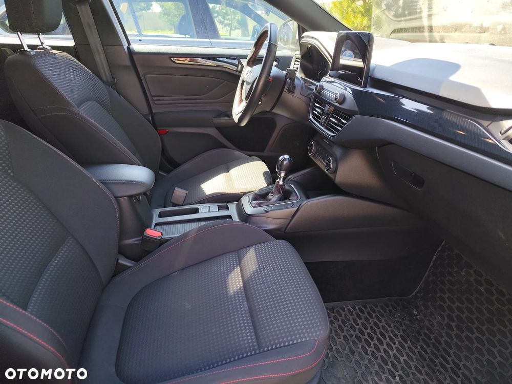 Ford Focus 1.0 EcoBoost Start-Stopp-System ST-LINE STYLE - 26
