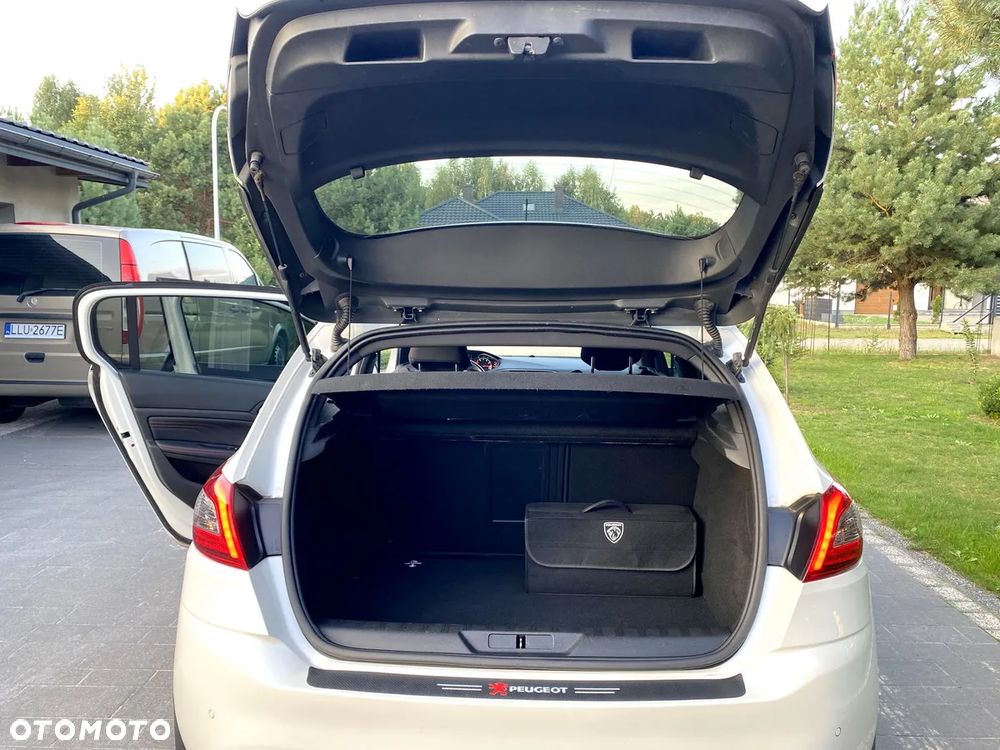 Peugeot 308 - 24