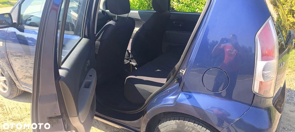 Daihatsu Sirion 1.3 - 6