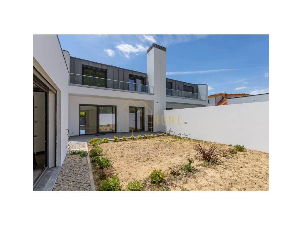 Luxuosa Moradia de Linhas Modernas - Costa da Caparica | Junto à Pr... - Grande imagem: 2/9