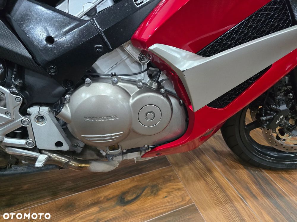 Honda VFR - 29