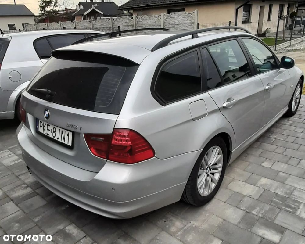 BMW Seria 3 318i Edition Exclusive - 4